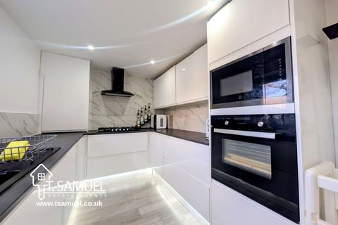 3 bedroom end of terrace house for sale, Lower Station Street, Aberaman, Aberdare