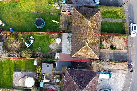 16 Byron Avenue, Warwick, CV34 6LB