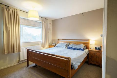 16 Byron Avenue, Warwick, CV34 6LB