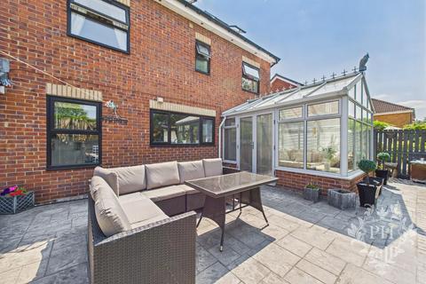 6 bedroom detached house for sale, Finchlay Court, Middlesbrough