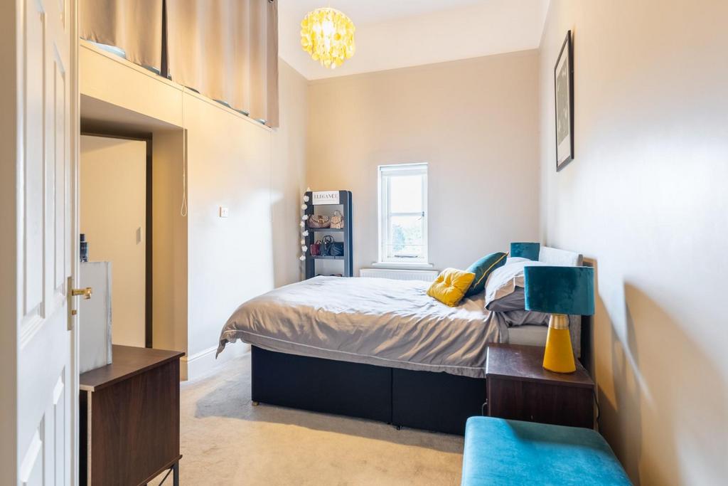 Bedroom one-1.jpg