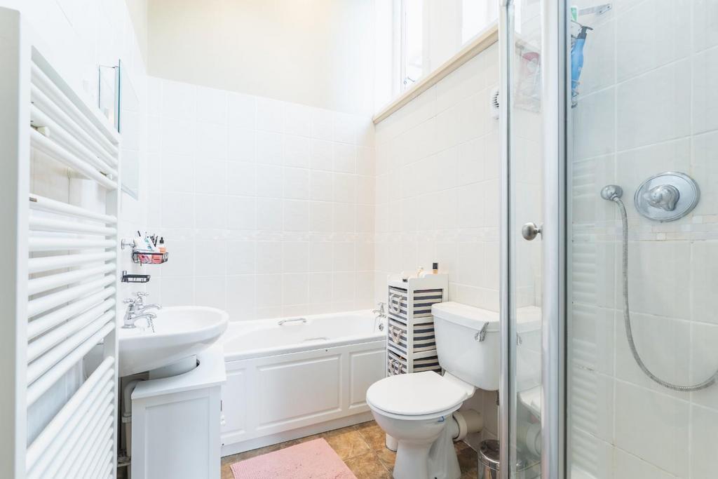 Bedroom one en suite-1.jpg