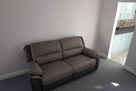 3 bedroom terraced house to rent, Kirby Road, Coventry
