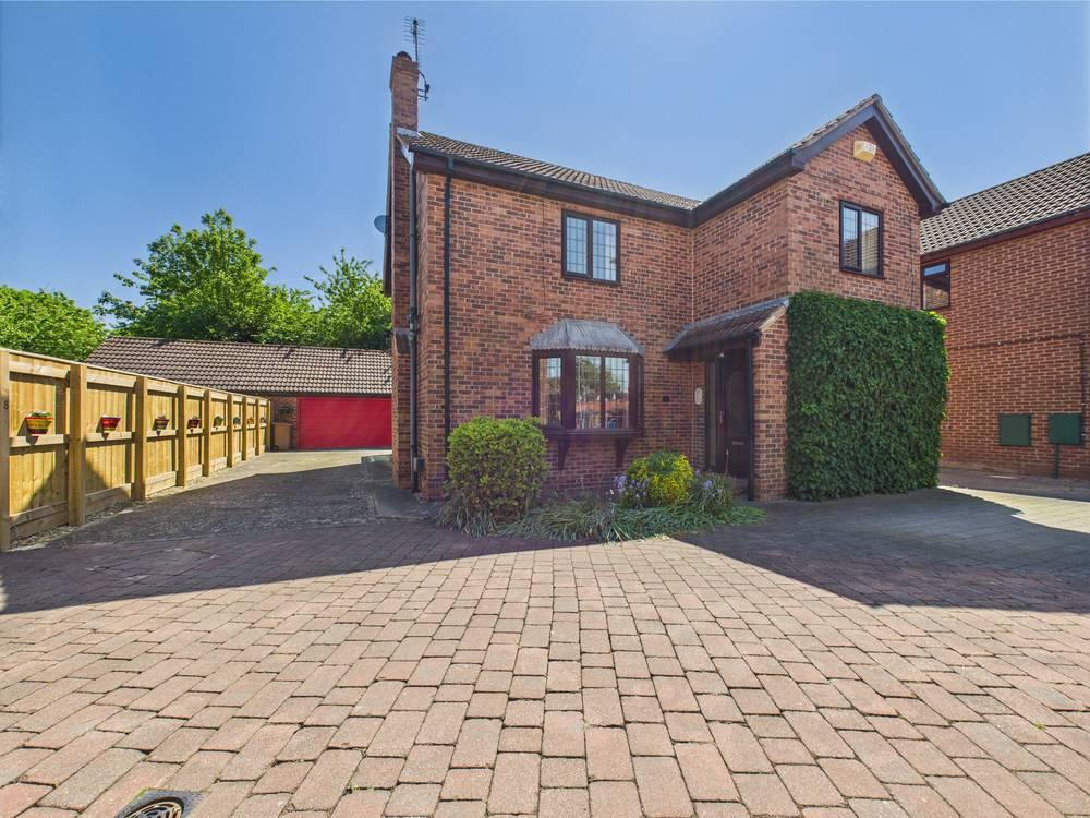 4 Bedroom Detached House - For Sale