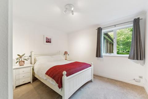Flat 1, 46 Addison Road, Glasgow, G12 0TT