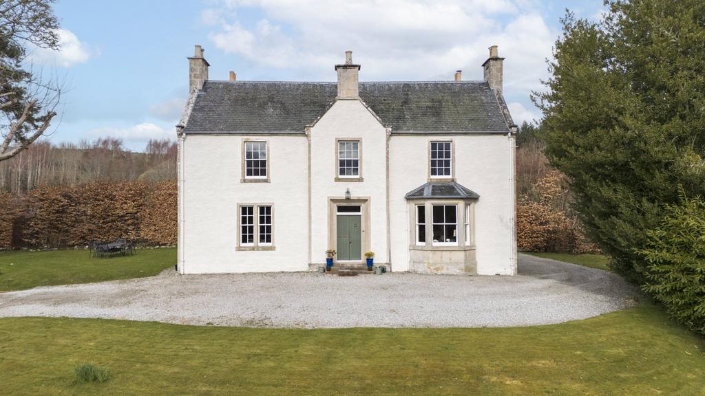 Kilmorack House
