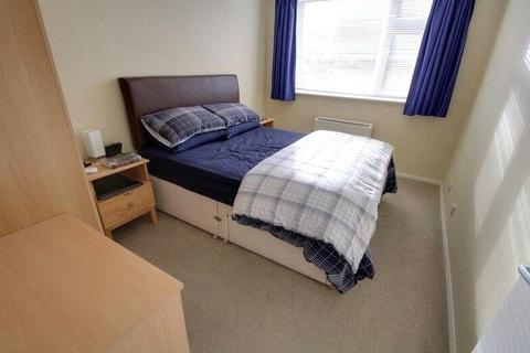 2 bedroom flat to rent, Orchard Court, Sussex Road, Colchester , CO3