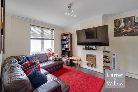 2 bedroom semi-detached house for sale, Lindisfarne Road, Dagenham, Essex