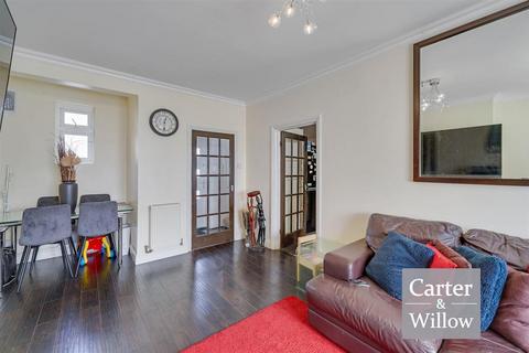 2 bedroom semi-detached house for sale, Lindisfarne Road, Dagenham, Essex