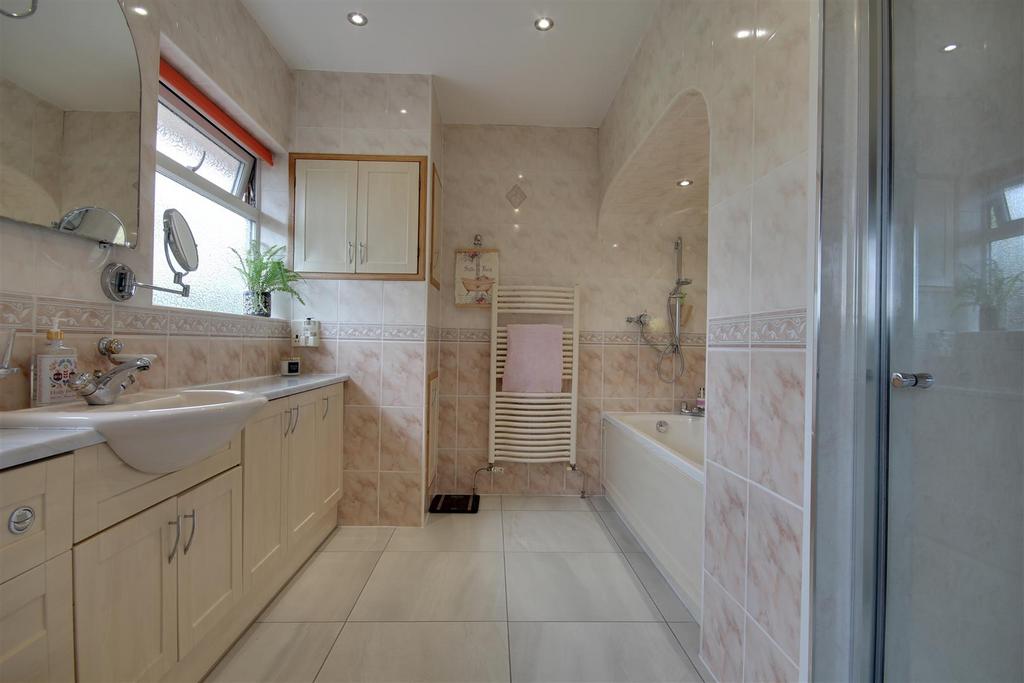 Ensuite Bathroom