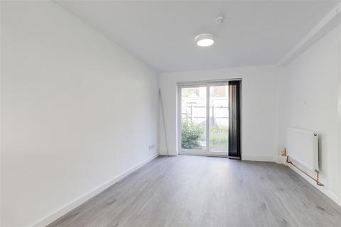 undefined, Broxtowe Lane, Broxtowe NG8