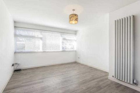 1 bedroom apartment for sale, Priory Close, Denham Village