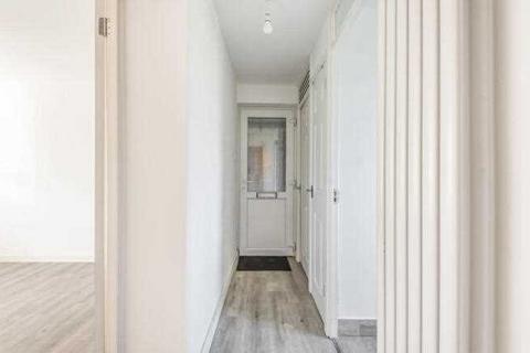 1 bedroom apartment for sale, Priory Close, Denham Village