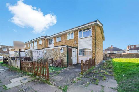 3 bedroom end of terrace house for sale, Beechcroft Close, Heston TW5