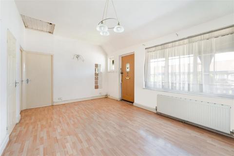2 bedroom flat for sale, Manor Green Road, Epsom