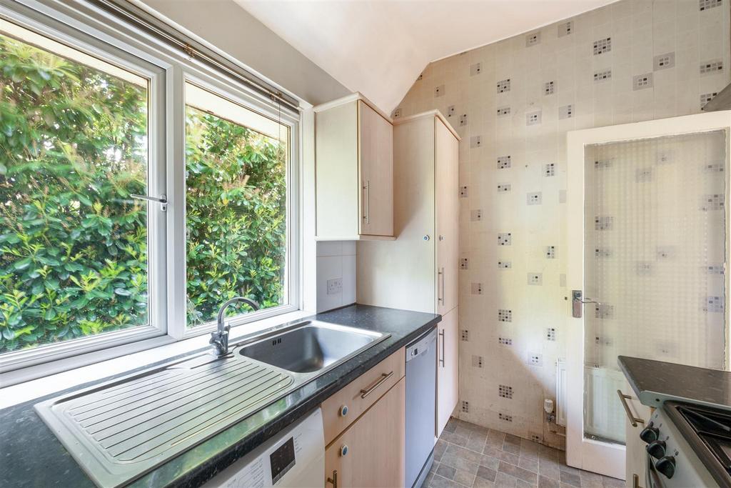 COURT FARM GARDENS (11).jpg