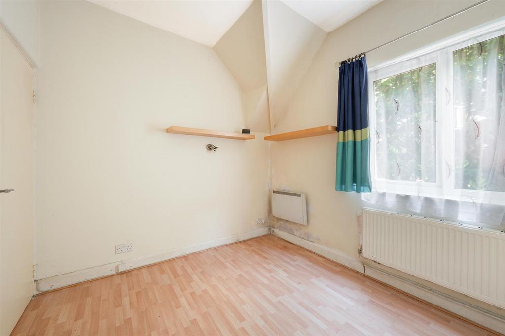 COURT FARM GARDENS (4).jpg