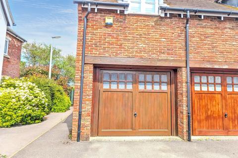 undefined, Shillingstone