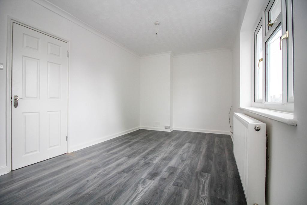 1024px.2395937 1682696171-31375-First Bedroom1