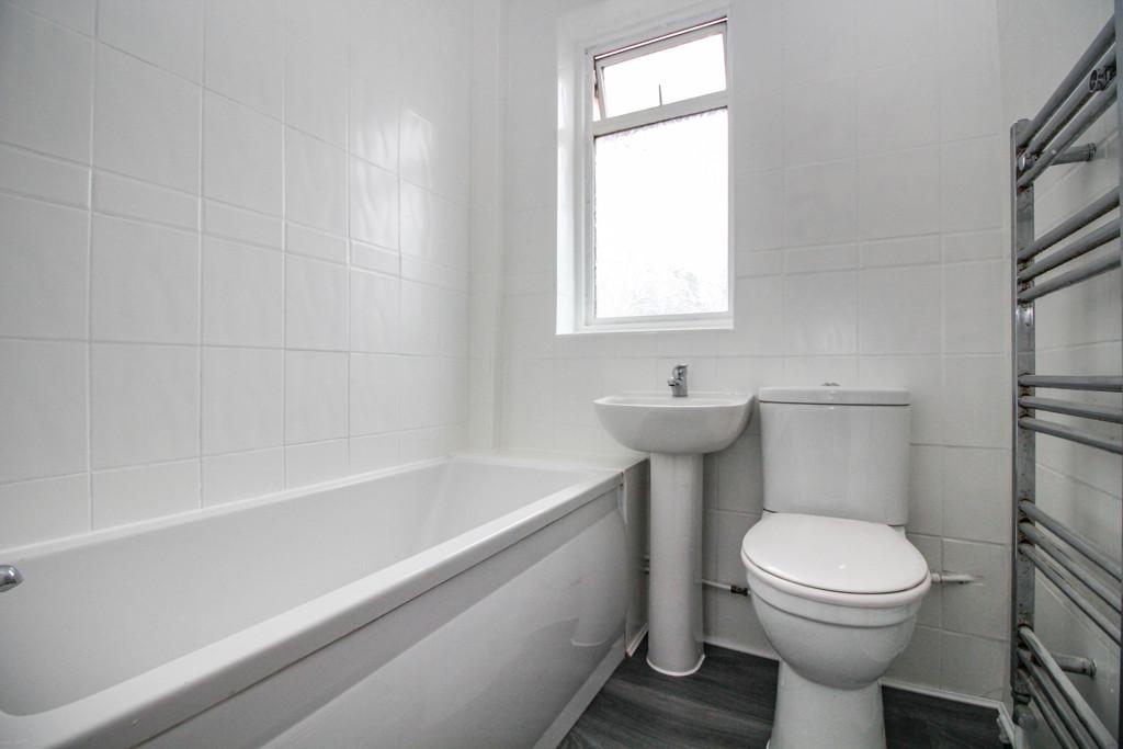 1024px.2395935 1682696158-23494-Bathroom