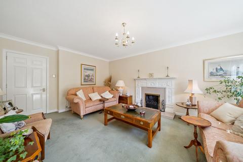24 Fairfield Drive, Clarkston, Glasgow, G76 7YH