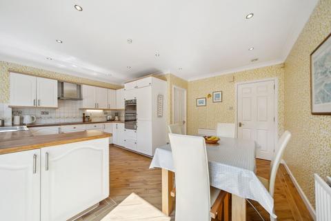 24 Fairfield Drive, Clarkston, Glasgow, G76 7YH