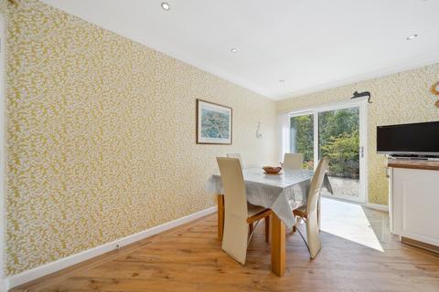 24 Fairfield Drive, Clarkston, Glasgow, G76 7YH