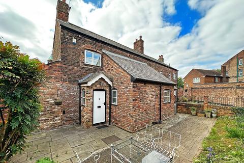 2 bedroom semi-detached house for sale, Churchfields, Sale