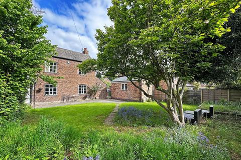 2 bedroom semi-detached house for sale, Churchfields, Sale