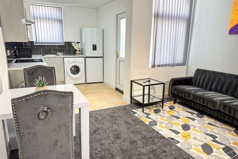 1 bedroom house to rent, Longford Street, Middlesbrough TS1