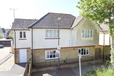 2 bedroom ground floor flat for sale, Clitherow Gardens, Southgate, Crawley, West Sussex