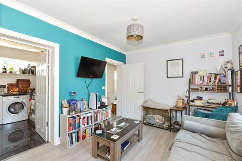 2 bedroom ground floor flat for sale, Clitherow Gardens, Southgate, Crawley, West Sussex