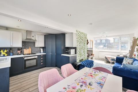 103 Anthea Drive, York, YO31 9DQ