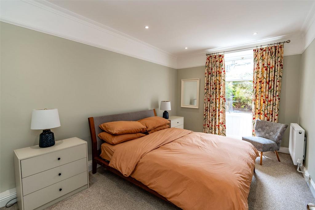 Lg Bedroom