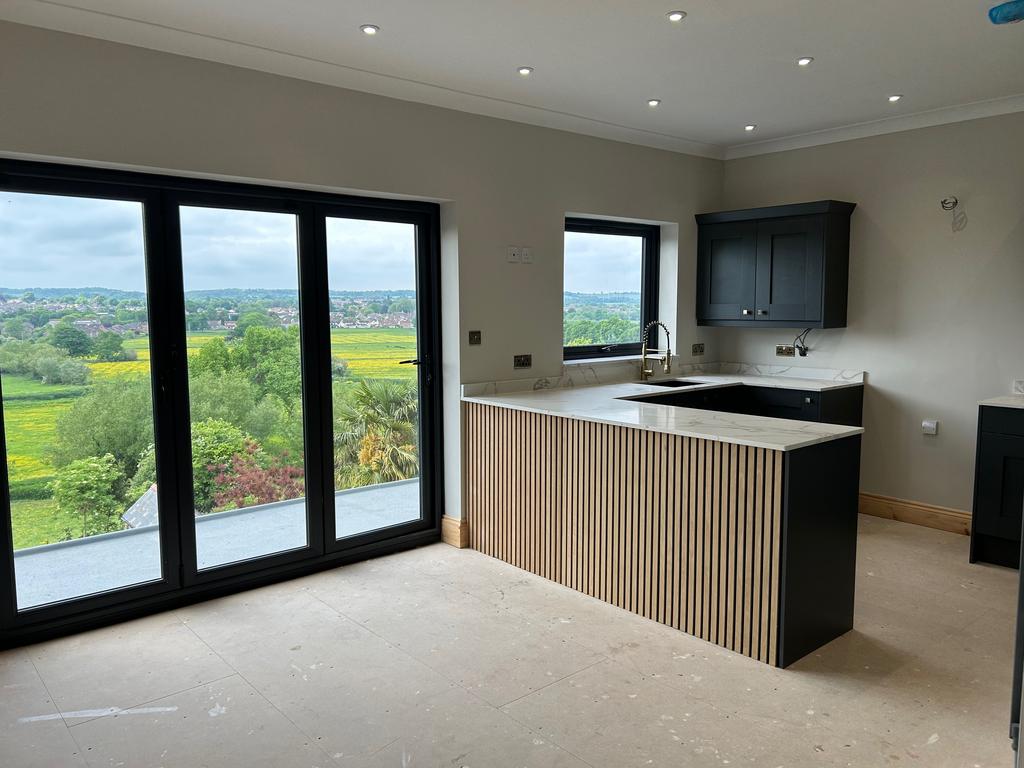 Open plan kitchen / breakfast area