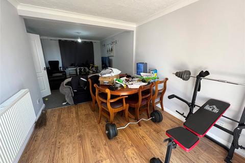 3 bedroom semi-detached house for sale, Becontree Close, Clacton-on-Sea, Essex