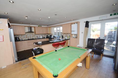 1 bedroom end of terrace house to rent, Houseshare Kingswood Road, Manchester M14