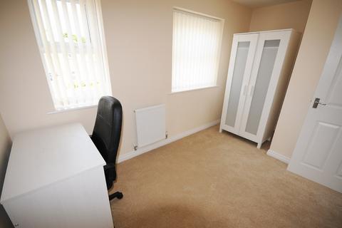 2 bedroom terraced house to rent, Silver Birch Avenue, Coventry CV4