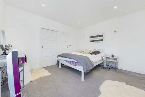 4 bedroom house to rent, Dumpton Place, London NW1