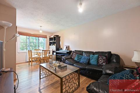 Curtis Drive, W3