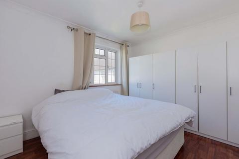 undefined, Bathurst Walk, Richings Park SL0
