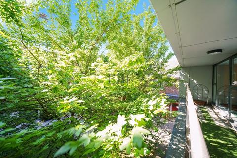 7 Bartlett Mews, London, E14 3GS