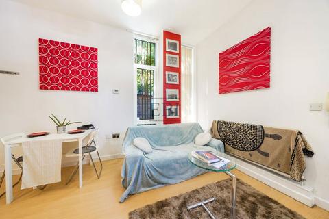 7 Bartlett Mews, London, E14 3GS