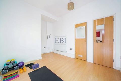 7 Bartlett Mews, London, E14 3GS