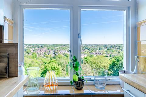 Flat 16, Grange Court North Grange Mount, Leeds, LS6 2BZ