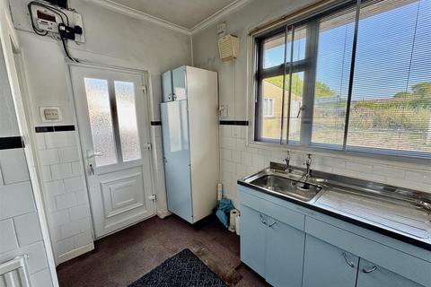 2 bedroom detached bungalow for sale, Heol Lotwen, Capel Hendre, Ammanford