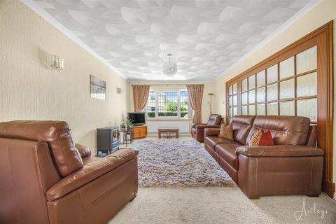 4 bedroom detached house for sale, Ffrwd Vale, Neath
