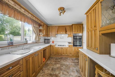 4 bedroom detached house for sale, Ffrwd Vale, Neath