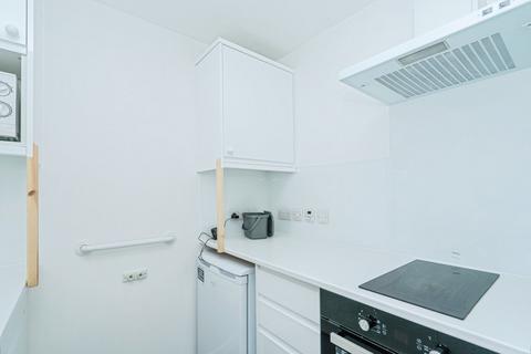 1 bedroom retirement property for sale, Mount Hermon Road, Woking GU22