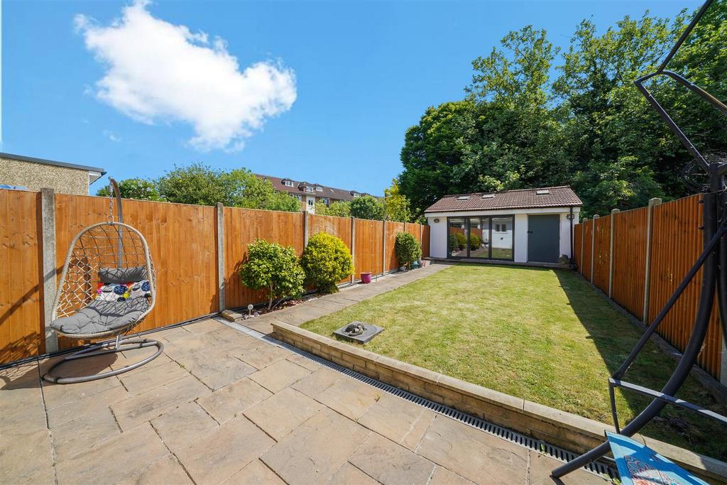 104 Elton Avenue - Rlo5c GAK83om Rag4m I0 J.jpg